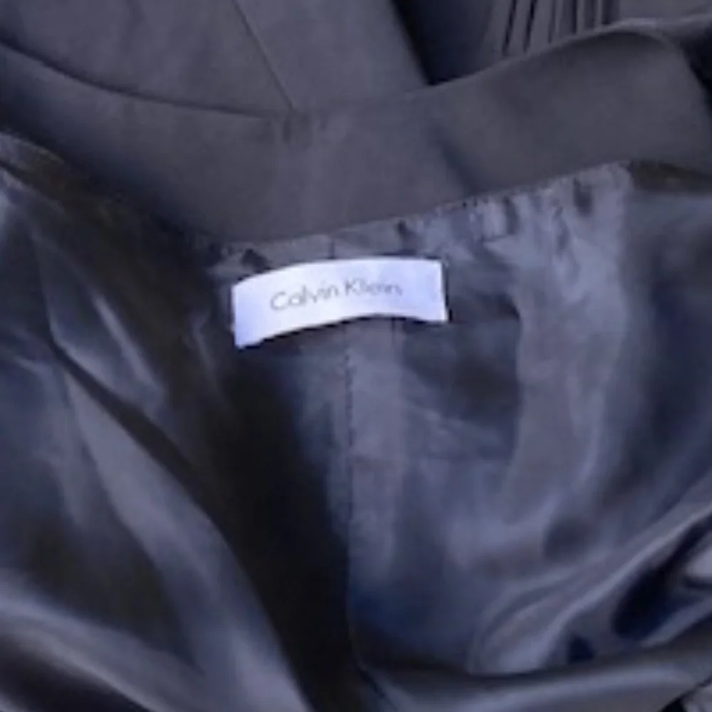 Calvin Klein "Little Black Dress" - Picture 6 of 9
